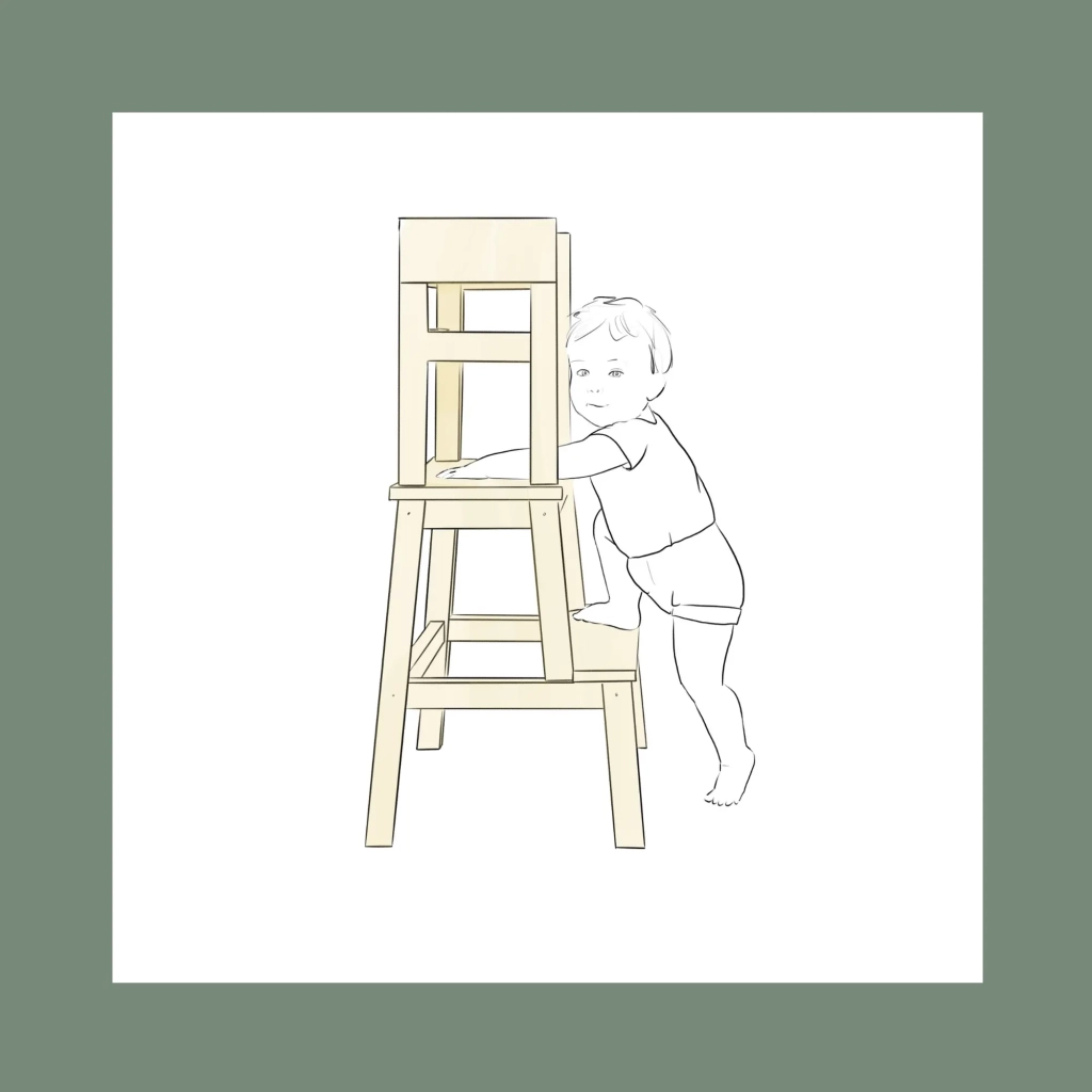 Enfant qui grimpe sur une tour d'observation